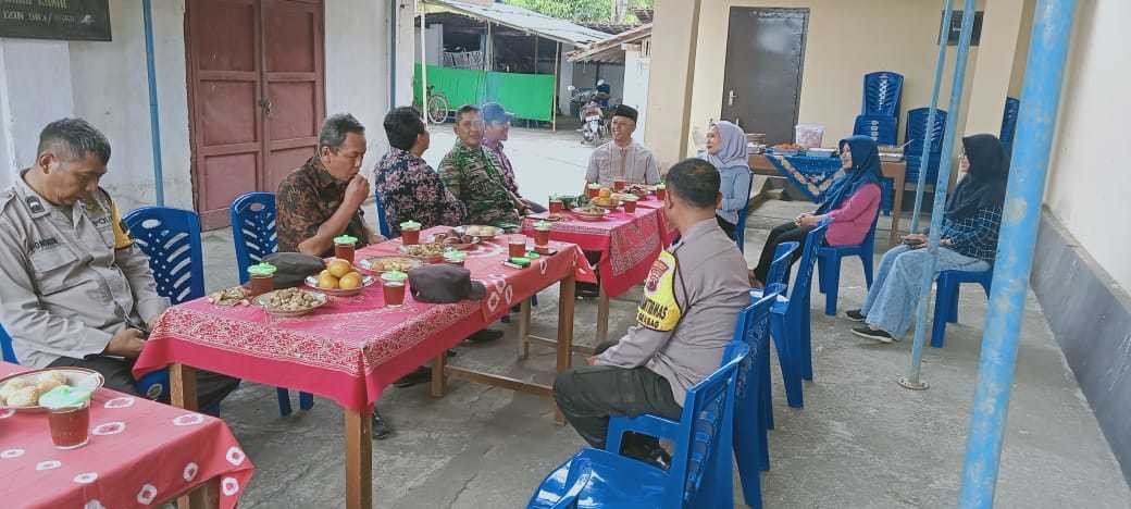 FORKOPIMCA GRABAG ANJANGSANA DIKEDIAMAN CALON KADES NO 1 DAN 2 DESA KEDUNGKAMAL