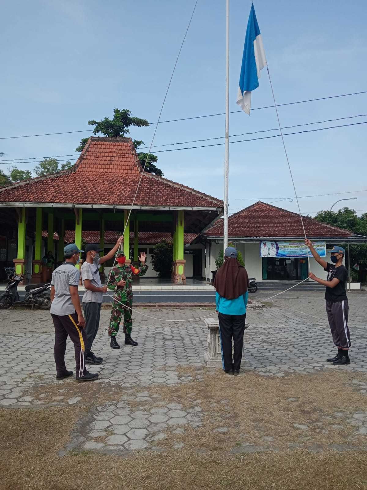 LATIHAN PASKIBRA PERSIAPAN UPACARA PERINGATAN HUT RI 