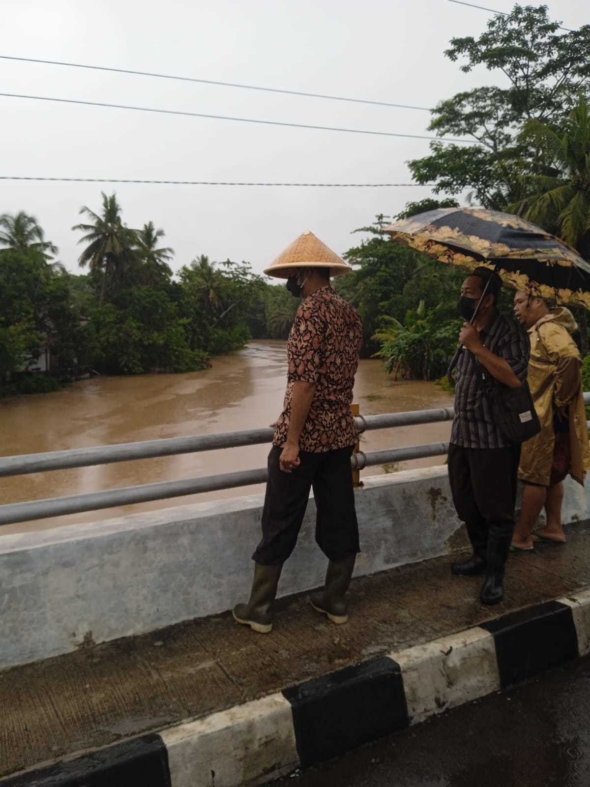 MONITORING ALIRAN SUNGAI SENGORO