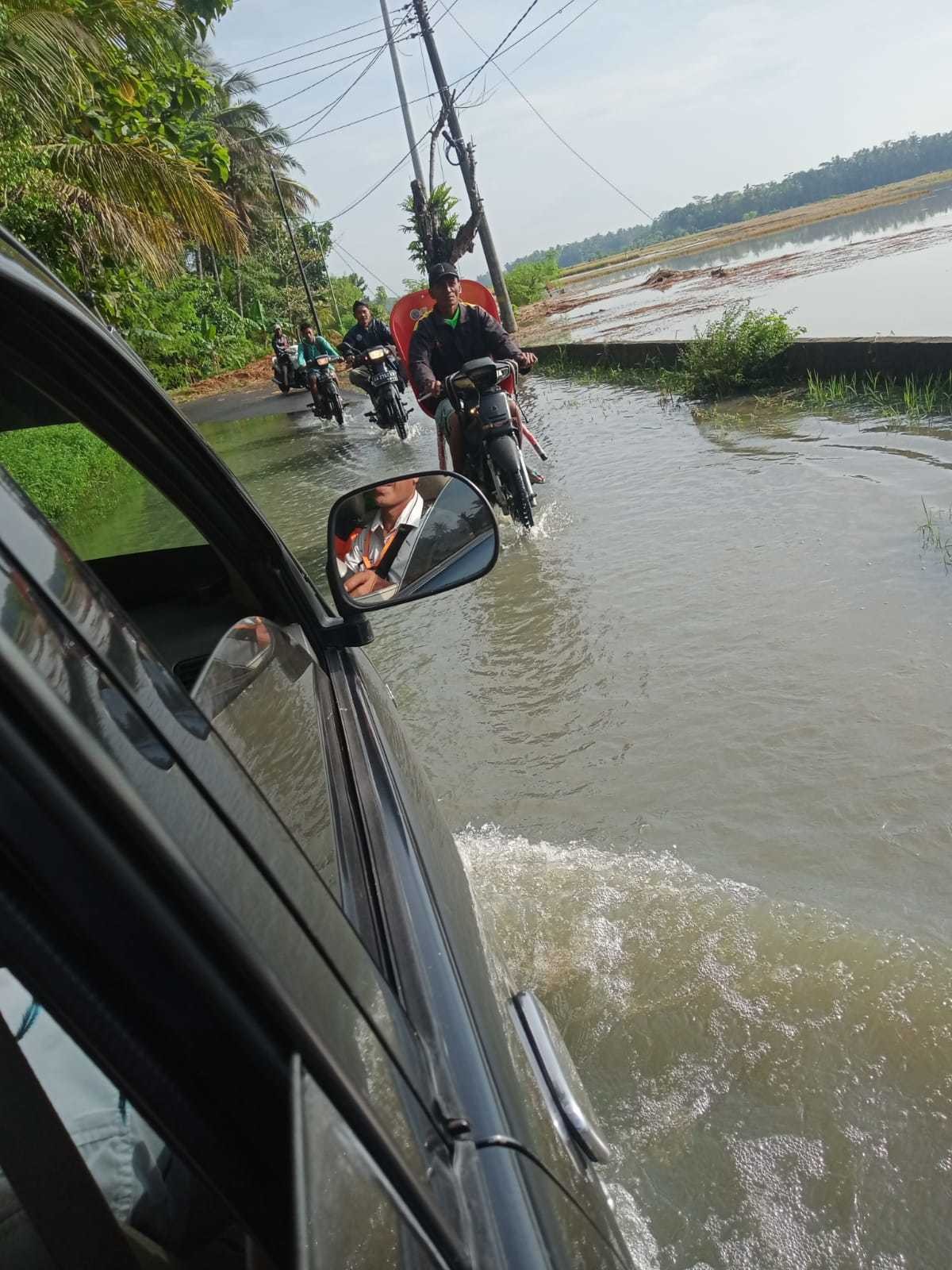 PEMANTAUAN JALAN DI DAERAH RAWAN BANJIR 