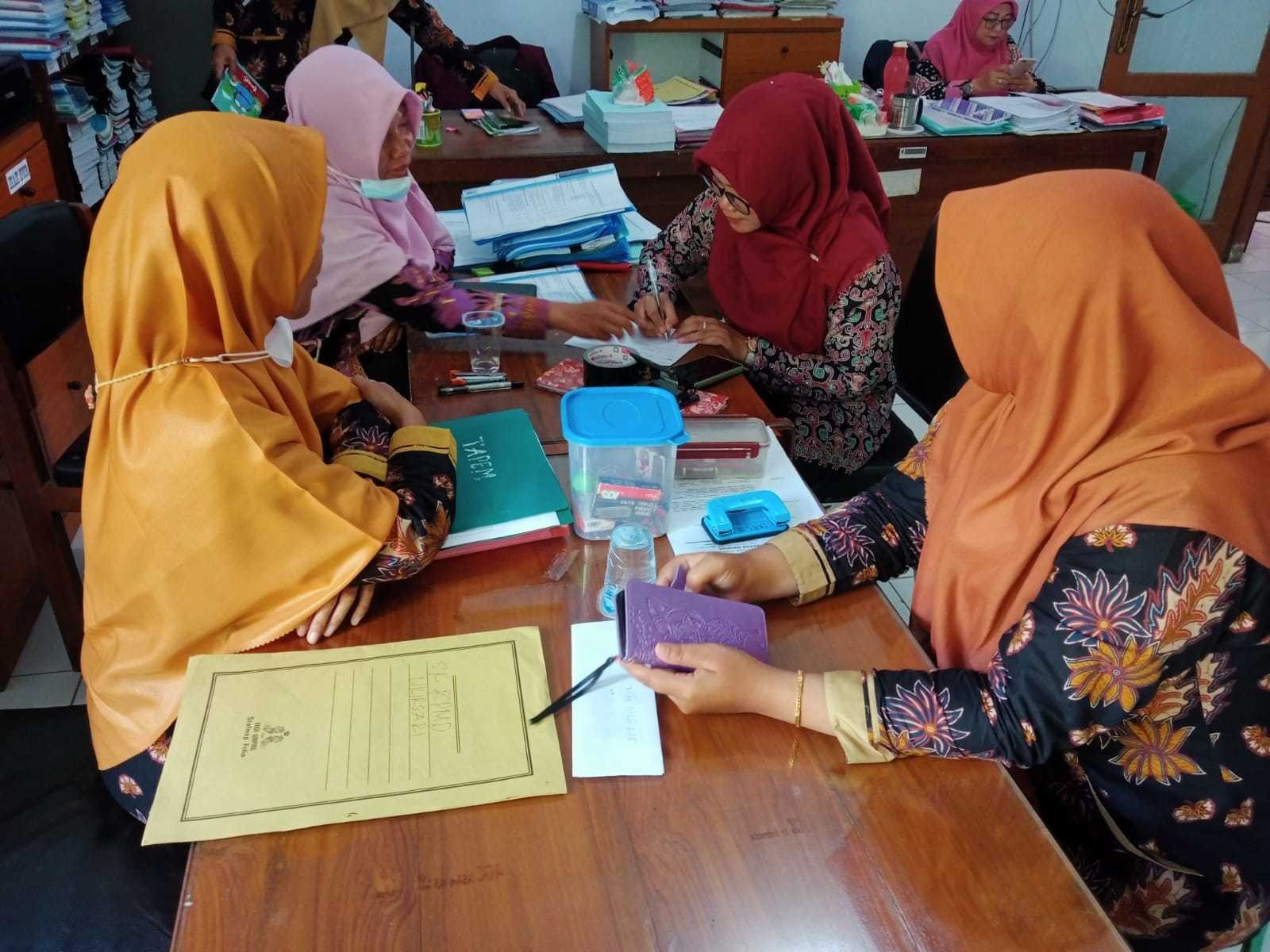 RAPAT PANITIA LOMBA PADUAN SUARA HUT RI 