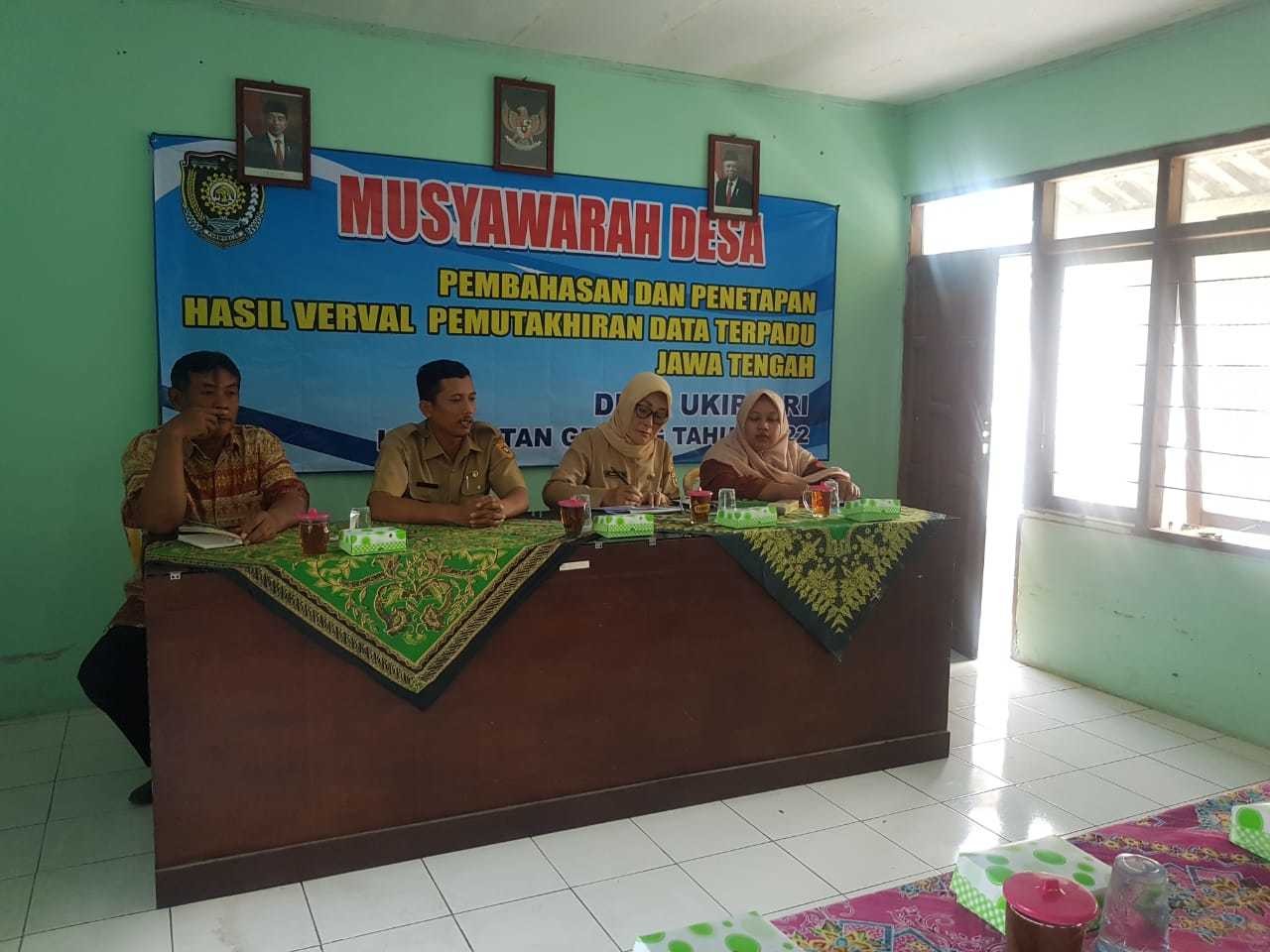 MUSDES PEMBAHASAN, PENETAPAN HASIL VERVAL PEMUTAKIRAN DTKS DESA UKIRSARI