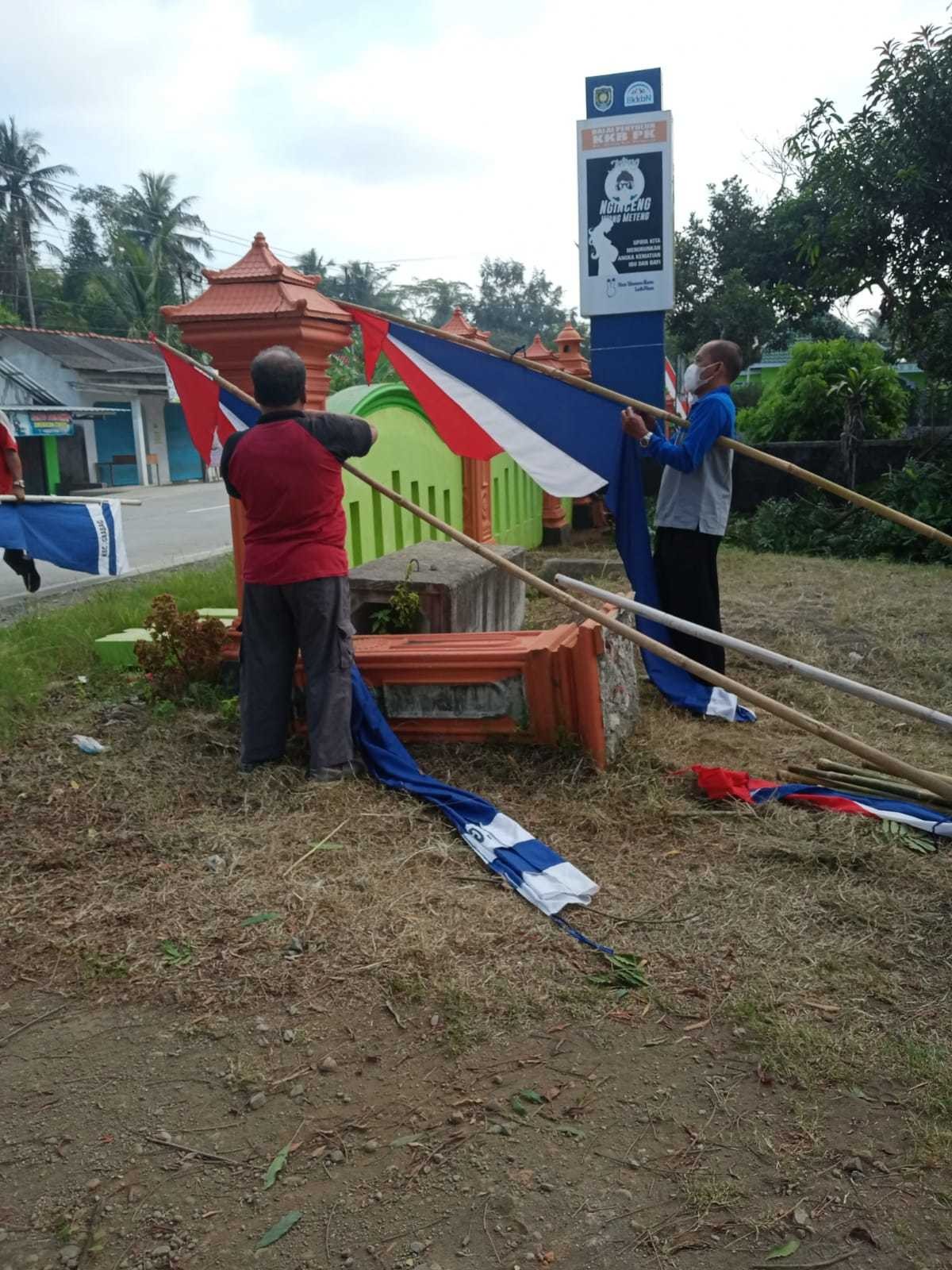 KERJA BAKTI MENYAMBUT HUT RI KE-76 