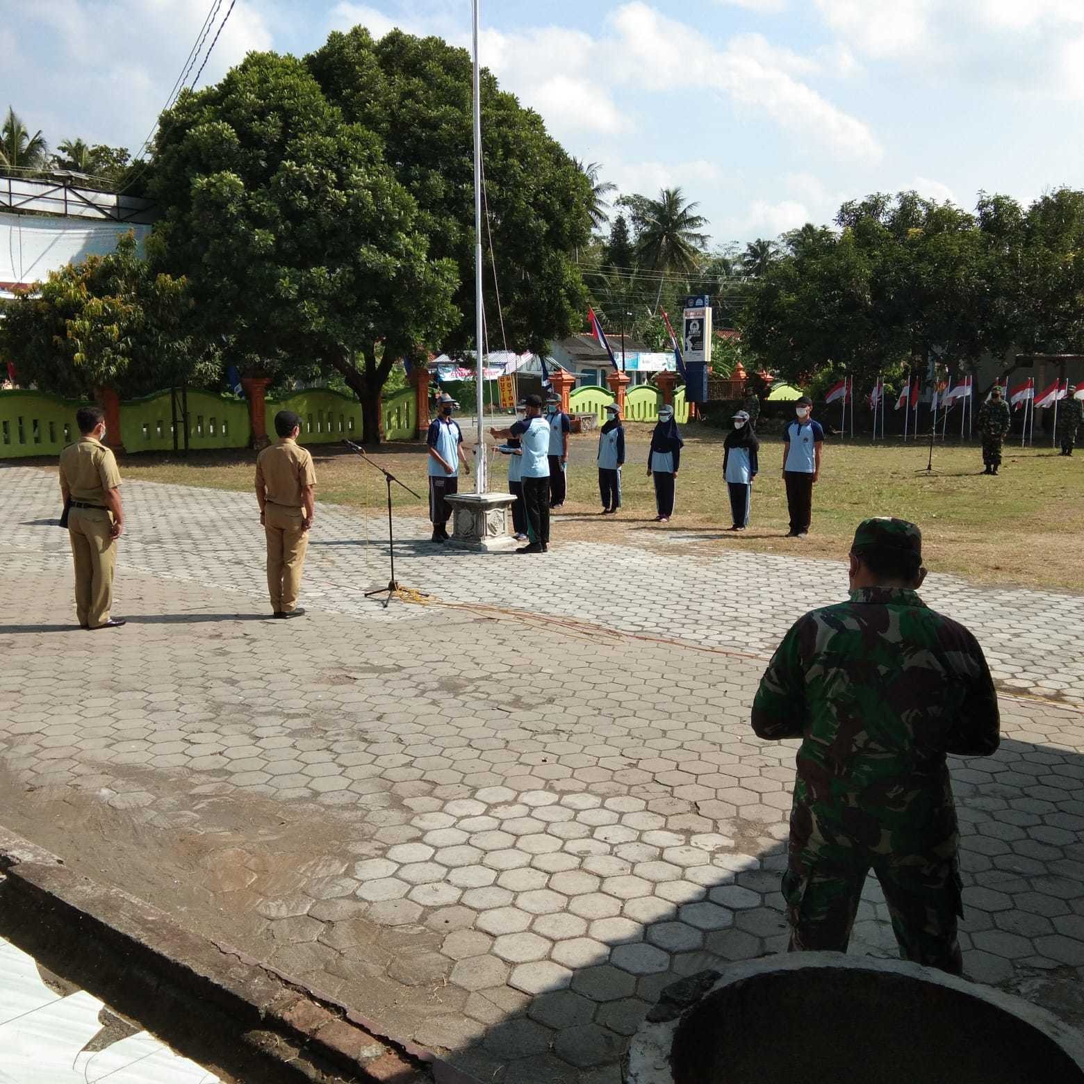 GLADI RESIK UPACARA PERINGATAN HARI KEMERDEKAAN