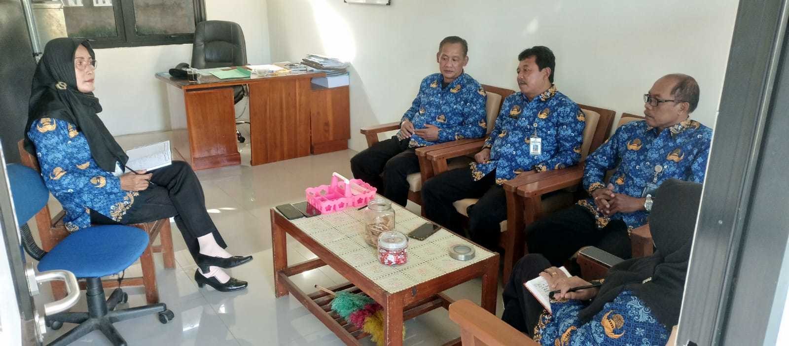 RAPAT PERSIAPAN PEMBENTUKAN PANITIA HUT RI 