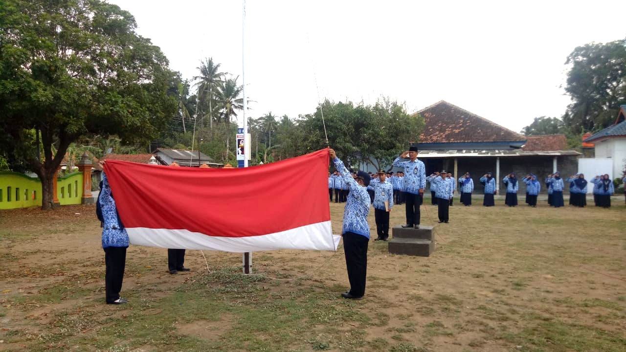 Upacara HUT Korpri Ke-48 Tingkat Kecamatan Grabag Berlangsung Secara Sederhana Namun Penuh Khidmad