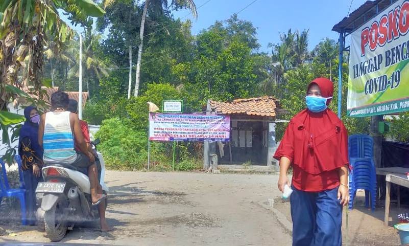 Ibu-ibu Muda dan Karang Taruna Kertojayan Berperan Aktif Siaga Covid-19