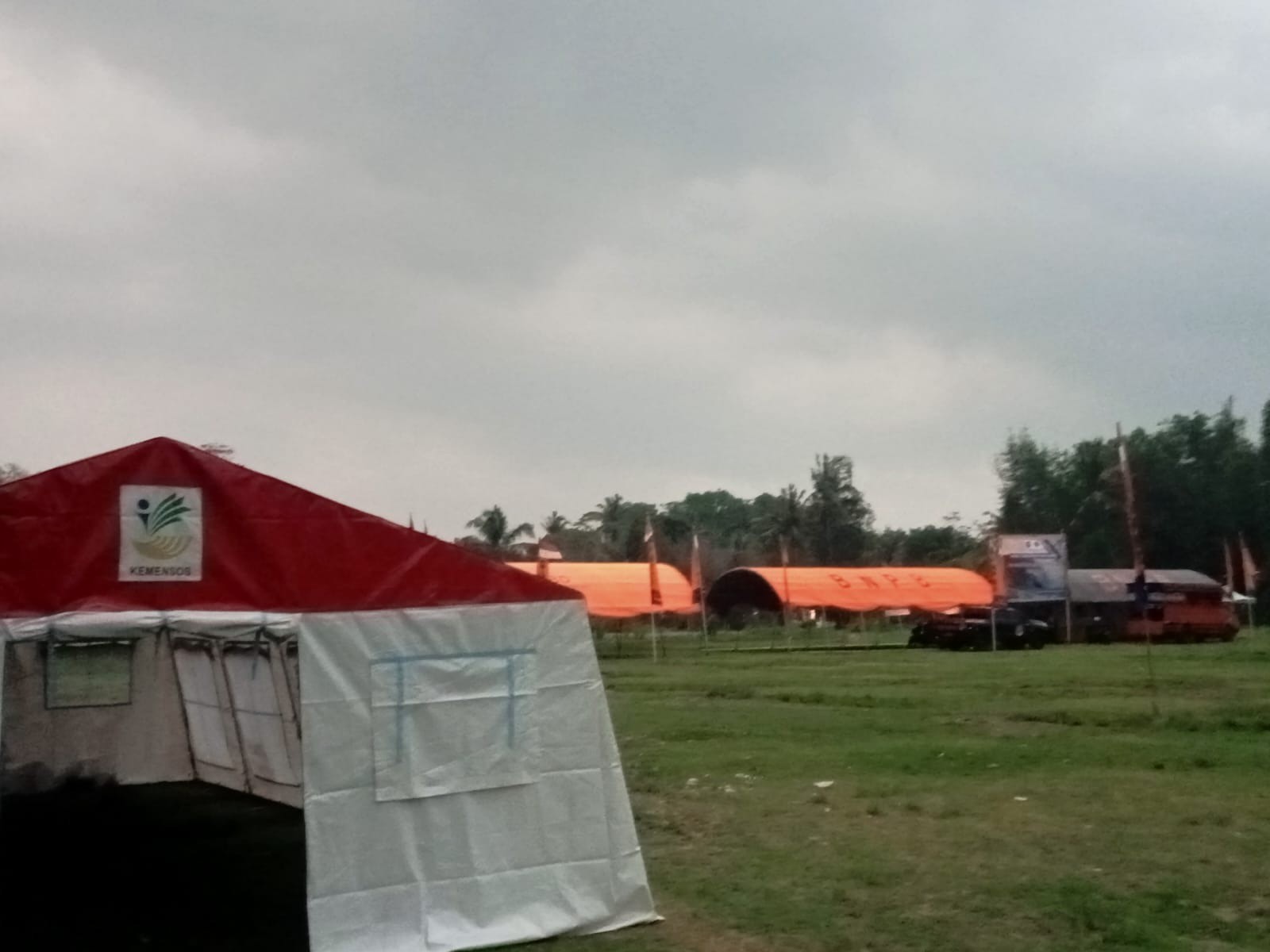 persiapan_tenda_11zon.jpg